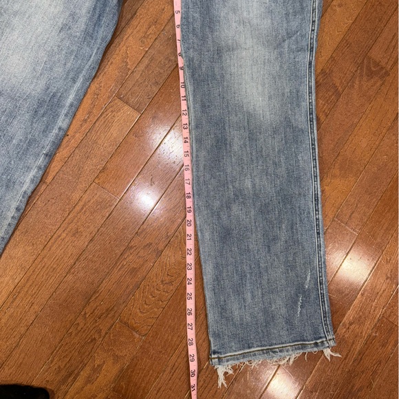 Judy Blue Mid Rise Dad Jean w/ Cell Phone Pocket, 
Distressed Blue Denim sz 18W - Picture 9 of 11